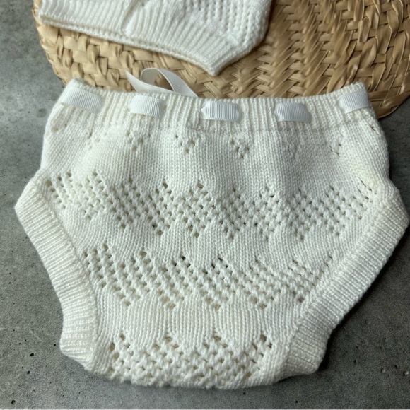 0-6 months Laura Ashley knit bottoms and hat set hat with bear ears - Picture 11 of 12